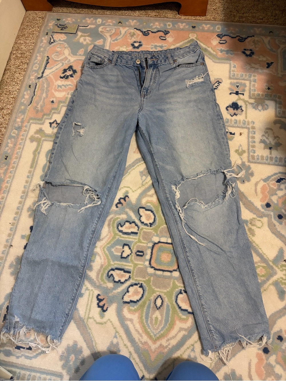American Eagle Outfitters Light Blue Distressed Boyfriend Jeans